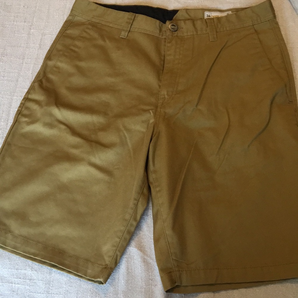Volcom khaki men’s board shorts size 34